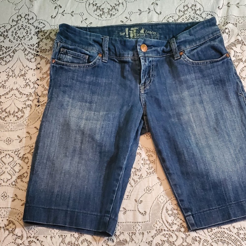 !IT jean shorts sz 28